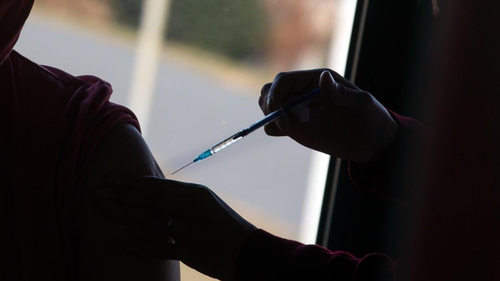  Santa Cruz comenzó a aplicar la vacuna bivalente contra el coronavirus 