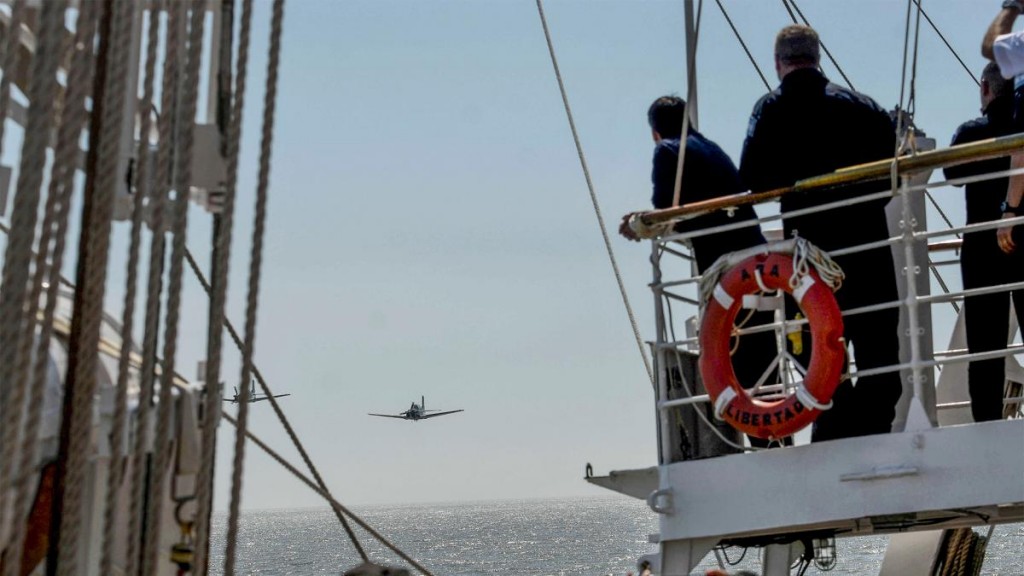  La Fragata Libertad avanza en su travesía rumbo al puerto de Mar del Plata 