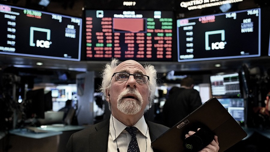  En una jornada negra por temores de recesión, Wall Street arrastró a los mercados internacionales 
