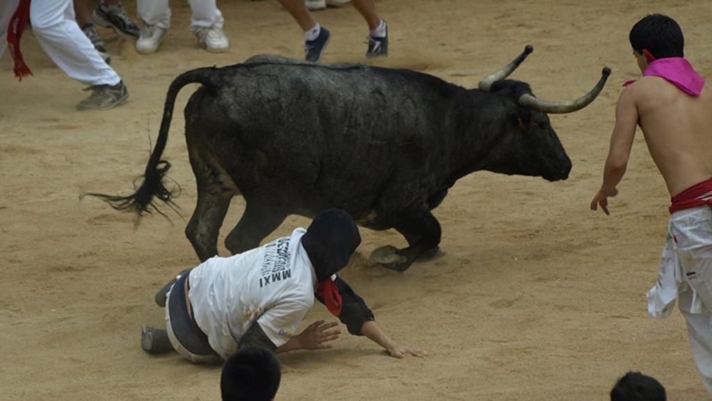  Un muerto y un herido tras ser corneados en un encierro de toros en Valencia 