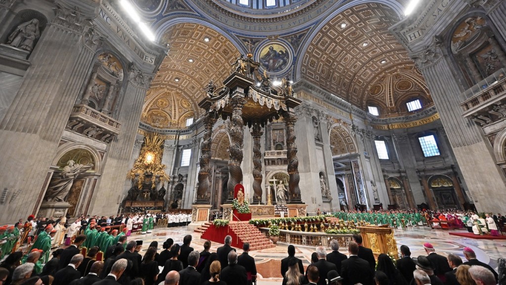  Cardenales conservadores enfrentan al Papa por temas del Sínodo que empieza el miércoles 